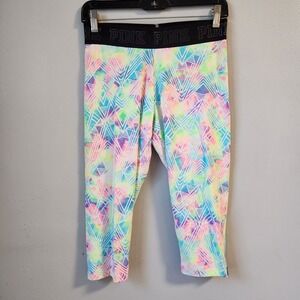 PINK Victoria's Secret Ultimate Capri Leggings‎ Multicolor Geometric Print M